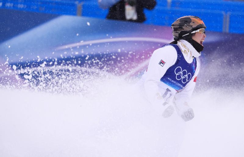 99贵宾会平台-王心迪、李天马失误，中国队摘铜，徐梦桃安慰：四年后再来！