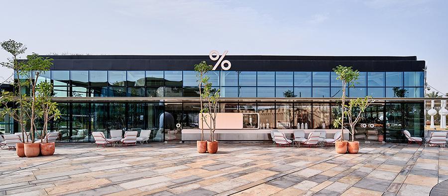 99贵宾会-今日消费资讯：迪士尼和 F1 将延续“奇速全开”合作、佘诗曼出任施华洛世奇品牌代言人